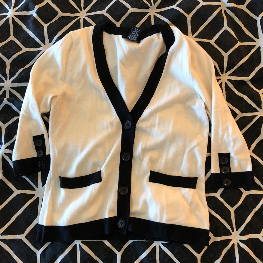 Cute cream cardigan with black detail